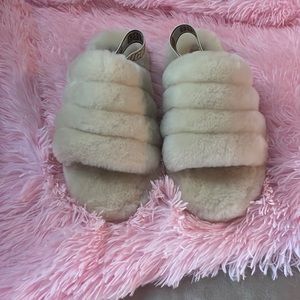 Size 6 women’s Ugg slippers